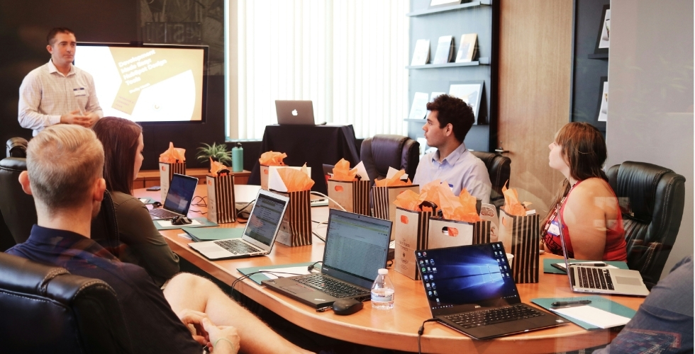 Small Business Marketing Guide to Acquire New Customers